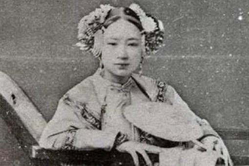 清朝时期的发型是怎么做的?古代没有发胶发型如何固定?