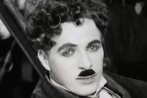 日本为什么鼻子喜欢留一撮毛原因揭秘 日本为什么鼻子喜欢留一撮毛原因揭秘