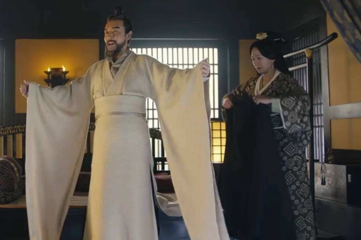 曹操为什么最喜欢卞夫人?卞夫人是曹操的第一人妻子么? 曹操为什么最喜欢卞夫人?卞夫人是曹操的第一人妻子么?