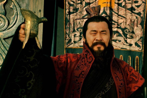 曹操为什么一直想得到关羽?曹操到底欣赏关羽什么?