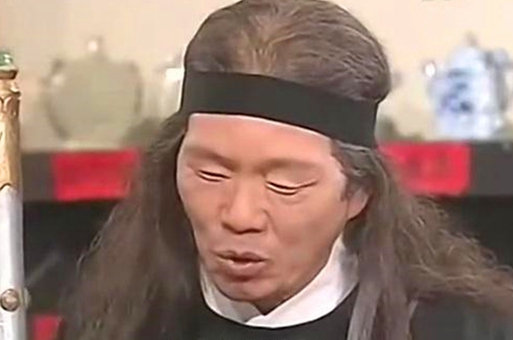 从《射雕》到《神雕》,柯镇恶的武功为什么没有长进?