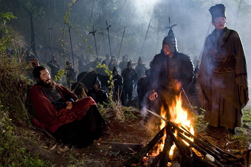 曹操败走华容道关羽为什么要放走曹操?败走华容道是真的吗?