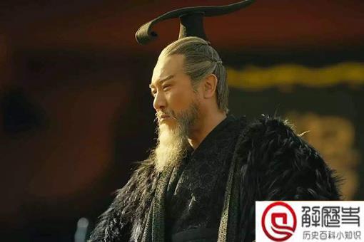 曹操说的“人的脚为什么总是那么白呢,因为它总爱藏着掖着”是什么意思 曹操说的“人的脚为什么总是那么白呢,因为它总爱藏着掖着”是什么意思