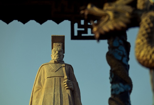 刘彻和刘秀到底谁厉害一些? 刘彻和刘秀到底谁厉害一些?