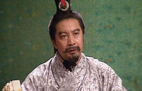 刘备在许昌暗杀曹操失败为什么还能从曹操手中逃脱?