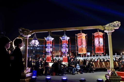 故宫天灯复原品,拍卖价格是多少?