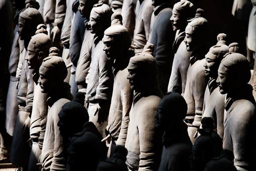 秦皇陵兵马俑长相不一,但为什么都是单眼皮?