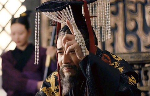 曹操是怎么操控吕布和刘备为自己做事的?徐州一役曹操成最大赢家