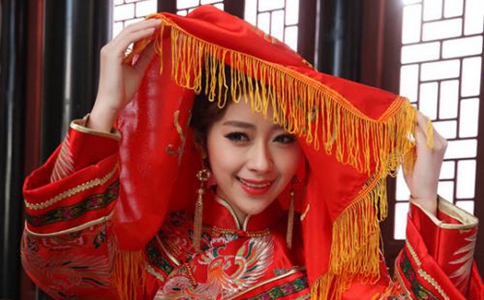 古时候新娘蒙红盖头是什么时候兴起的?有什么样的寓意?