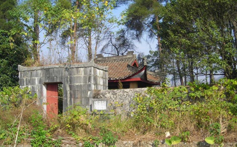 宁睡孤坟,不睡庙宇是什么意思? 宁睡孤坟,不睡庙宇是什么意思?