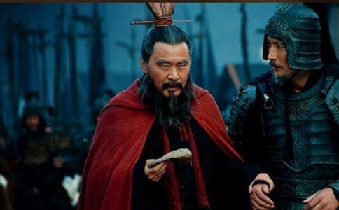 许褚裸衣斗马超到底是谁赢了?许褚为什么要脱衣服 许褚裸衣斗马超到底是谁赢了?许褚为什么要脱衣服