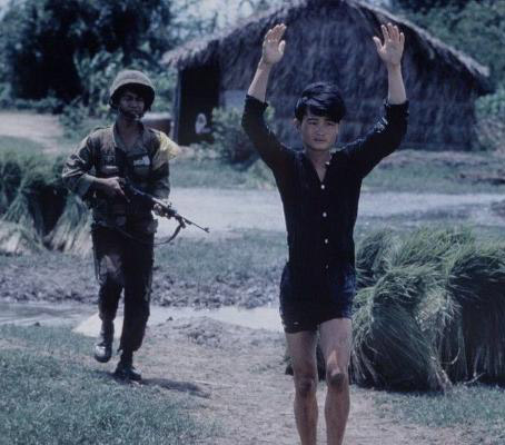 越南女兵不穿内衣真相揭秘,原因真的是让人防不胜防 越南女兵不穿内衣真相揭秘,原因真的是让人防不胜防