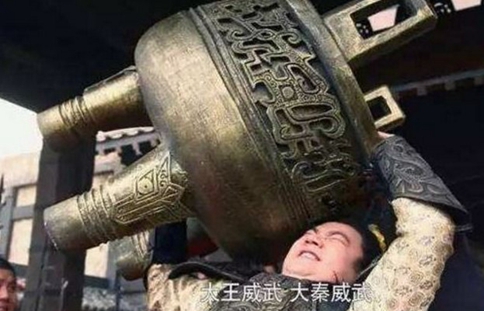古代使用的兵器到底有多重?青龙偃月刀真的有82斤么? 古代使用的兵器到底有多重?青龙偃月刀真的有82斤么?