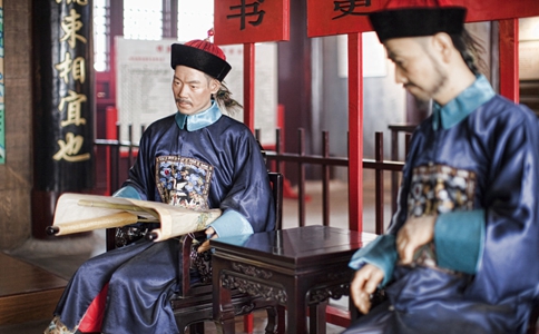 古代官员经常有辞官回乡的,那么他们靠什么生活呢?