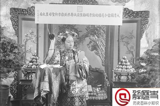 慈禧连喝了十口一位厨子送的汤,赞不决口,但是最后为何却把厨子杀了? 慈禧连喝了十口一位厨子送的汤,赞不决口,但是最后为何却把厨子杀了?