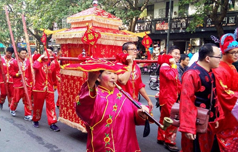 古代轿子为什么叫八抬大轿?皇帝做的轿子一般几个人抬?