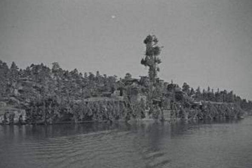 盟军军舰伪装成荒岛,逃过日本的追杀 盟军军舰伪装成荒岛,逃过日本的追杀