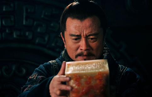 曹操让刘备带自己的兵攻打袁术是为了监视刘备么?