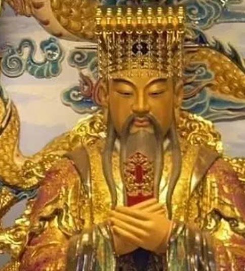 古代皇帝戴的帽子上为什么会有很多串珠子?珠子是用来干嘛的?