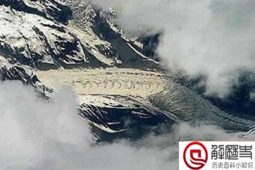 卫星拍到的真龙 青海湖发现一条真龙是真的吗?