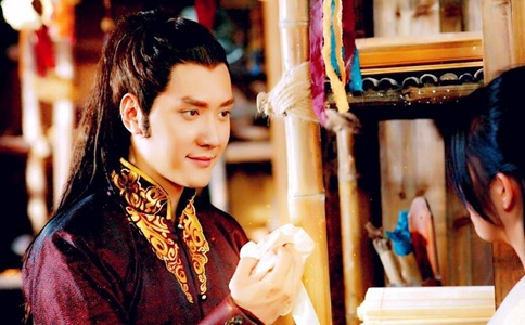 盘点历史上最胖的那些皇帝们,竟然有人直接把龙椅坐成两半