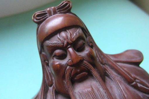 关羽的雕像为什么闭着眼?如果睁眼会怎样? 关羽的雕像为什么闭着眼?如果睁眼会怎样?