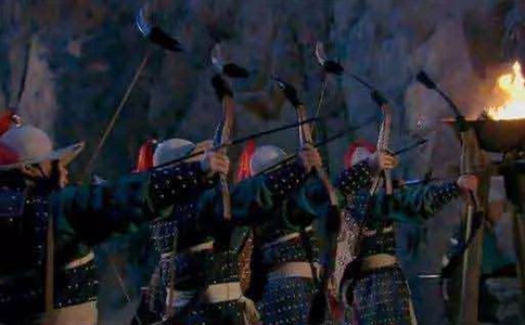 古代历史上哪个朝代的军队实力最强?