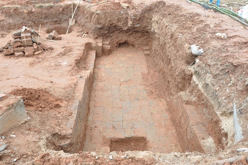 岳阳东周古墓群,35座古墓出土2000年青铜剑 岳阳东周古墓群,35座古墓出土2000年青铜剑