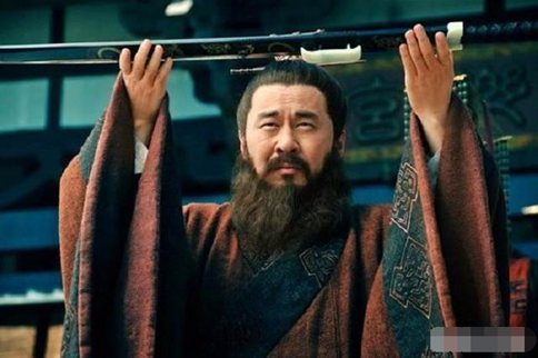 曹操统一北方后为什么不让汉献帝禅位自己称帝? 曹操统一北方后为什么不让汉献帝禅位自己称帝?