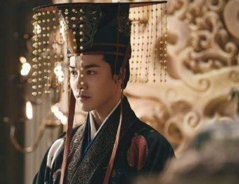 三国时期是怎么对付外族侵略的?外族侵略时优先一致对外么?