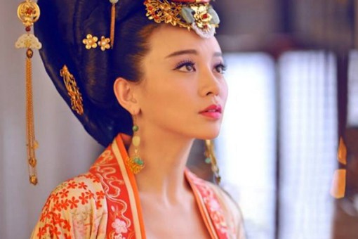 古代皇宫里的妃子们每天都会做些什么?她们有什么工作? 古代皇宫里的妃子们每天都会做些什么?她们有什么工作?