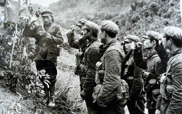 越南女兵不穿内衣真相揭秘,原因真的是让人防不胜防 越南女兵不穿内衣真相揭秘,原因真的是让人防不胜防