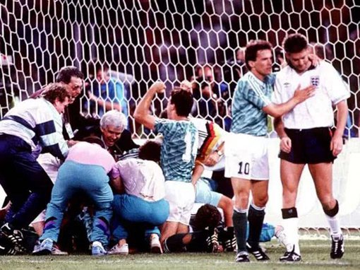 英格兰为什么叫三喵军团?半个世纪前三狮军团真的和国足一样么?