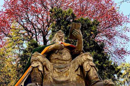 关羽的雕像为什么闭着眼?如果睁眼会怎样? 关羽的雕像为什么闭着眼?如果睁眼会怎样?