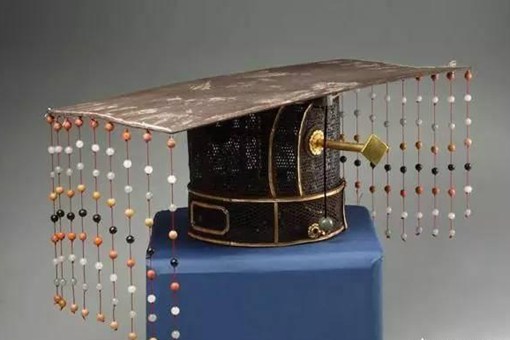 古代龙袍为什么要用黄色?皇帝为什么喜欢黄色? 古代龙袍为什么要用黄色?皇帝为什么喜欢黄色?