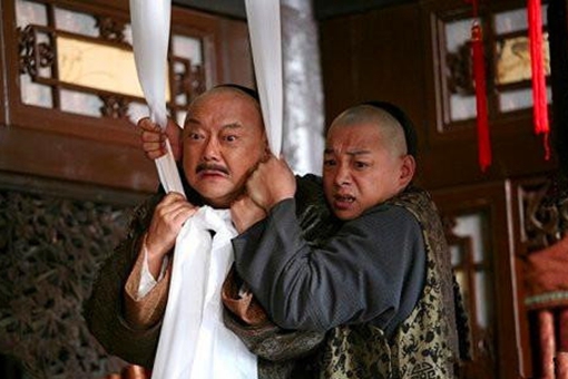 和珅让自己亲戚看管赃款不怕贪污被暴露么?