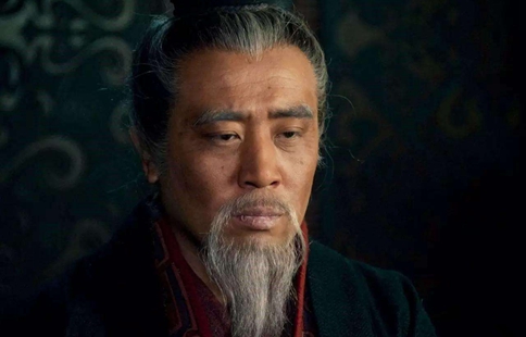 诸葛亮和李严都是托孤大臣为什么诸葛亮的权利更大? 诸葛亮和李严都是托孤大臣为什么诸葛亮的权利更大?