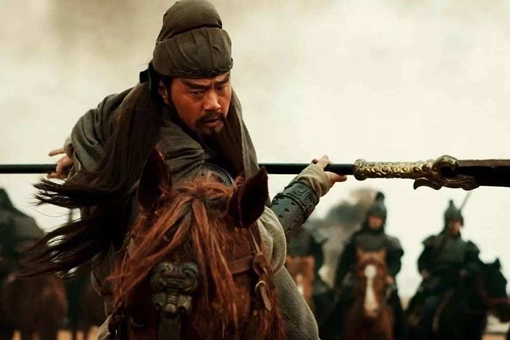 曹操败走华容道关羽为什么要放走曹操?败走华容道是真的吗?