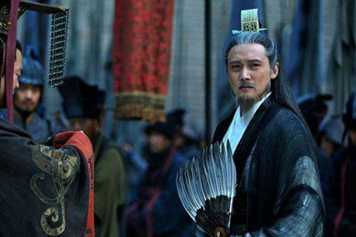 诸葛亮的扇子叫什么名字?扇子上是什么毛? 诸葛亮的扇子叫什么名字?扇子上是什么毛?