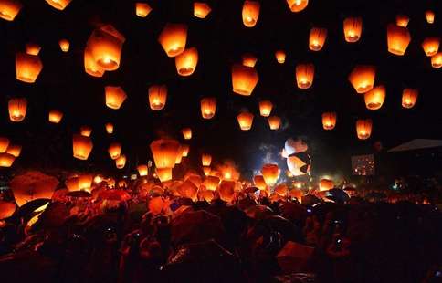 古代人的夜生活丰富么?古代人晚上都做些什么事?