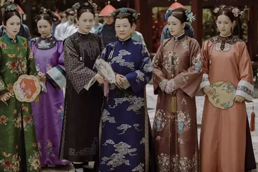 乾隆和富察皇后一共在一起多少年?富察皇后是乾隆的初恋么?