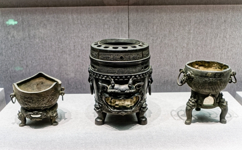 秦始皇炼丹是用什么炼的?帮秦始皇炼丹的是谁? 秦始皇炼丹是用什么炼的?帮秦始皇炼丹的是谁?