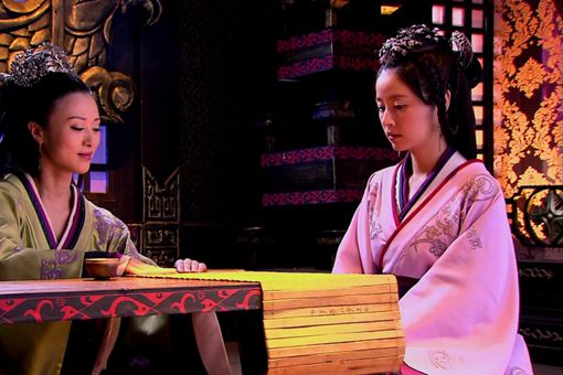 古代皇宫里的妃子们每天都会做些什么?她们有什么工作? 古代皇宫里的妃子们每天都会做些什么?她们有什么工作?