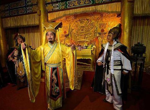 历史上权臣篡位的情况多么?有什么办法防止权臣篡位?