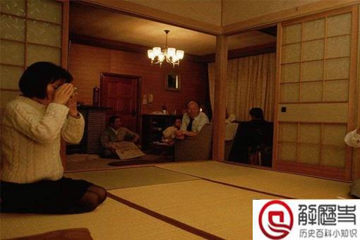 为何日本人喜欢睡地上不喜欢睡床?这和日本的睡文化有很大关系呀 为何日本人喜欢睡地上不喜欢睡床?这和日本的睡文化有很大关系呀