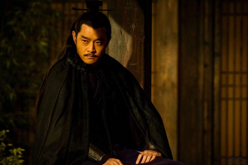 周瑜打黄盖为什么一个愿打一个愿挨?这个故事是怎样的?