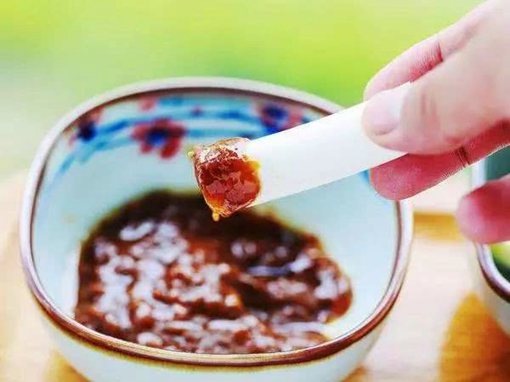 山东人为什么喜欢生吃大葱?历史上山东人和大葱竟有这样的渊源 山东人为什么喜欢生吃大葱?历史上山东人和大葱竟有这样的渊源