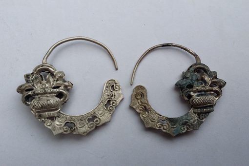 古人从什么时候开始戴耳饰的?古人真的会打耳洞吗? 古人从什么时候开始戴耳饰的?古人真的会打耳洞吗?