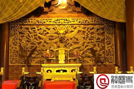 故宫龙椅为什么不能坐 坐故宫龙椅的下场会如何