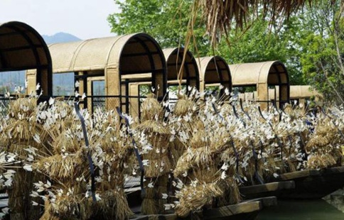 诸葛亮草船借箭曹操为什么不放火箭?